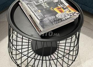 طاولة أنيقة بسيطة وأنيقة