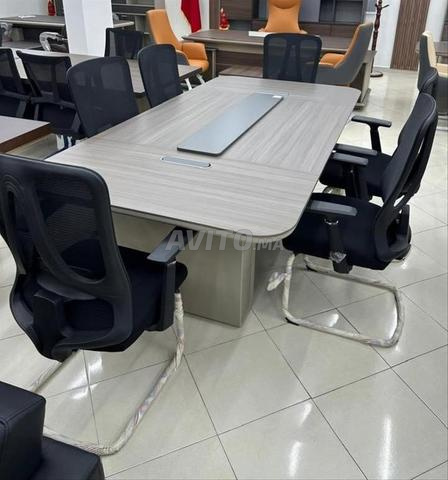 كل اجتماع ناجح يبدأ من طاولة مميزة 💼✨ - 2