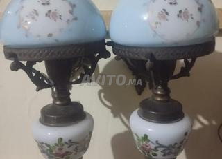 مصباح جداري عتيق من الأوبال