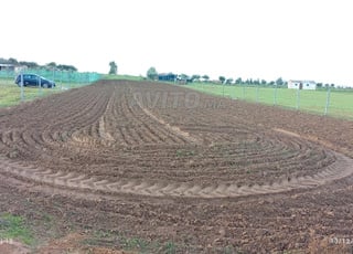 فيرمة جوج خدامة 2000متر محفظة ومسيجة