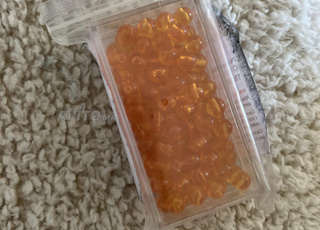 100 unités de perles dorées