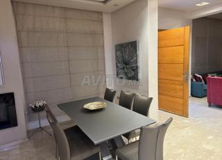 للإيجار - فيلا مع مسبح