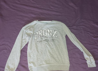 Pull gris