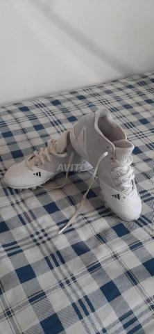 حذاء رياضي adidas أصلي تم شراؤه من كندا