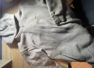 haut lacoste zip gris