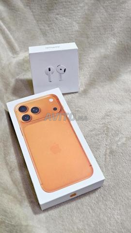 iPhone 17 pro max 512Gb شريحة SIM airpods 4