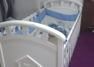 Lit bébé, poussette pliable, mixeur et sac