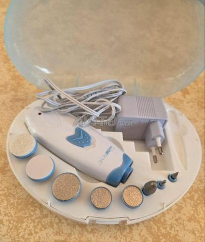 طقم كهربائي للعناية بالأظافر والباديكير