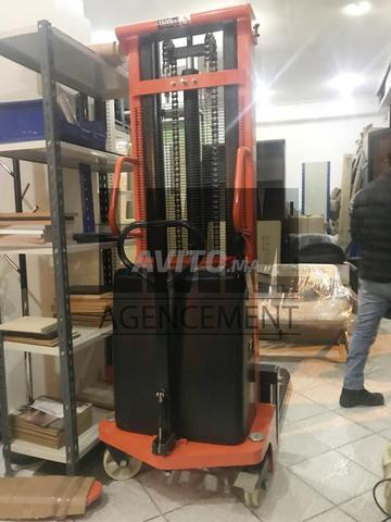 GERBNEUR SEMI ELECTRIQUE 1.5 TONNE / 3 METRE