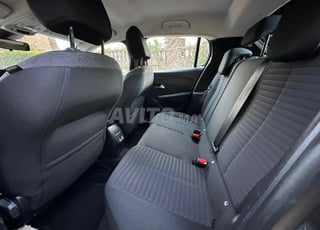 Peugeot 208 Diesel Automatique 2022 à Rabat