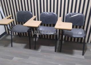 CHAISE AVEC ÉCRITOIR بتصميم عملي ومريح