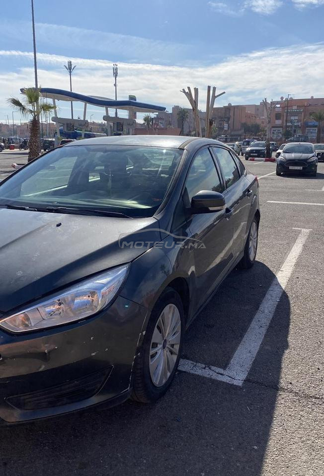 Ford Focus premiere main en bon état à vendre