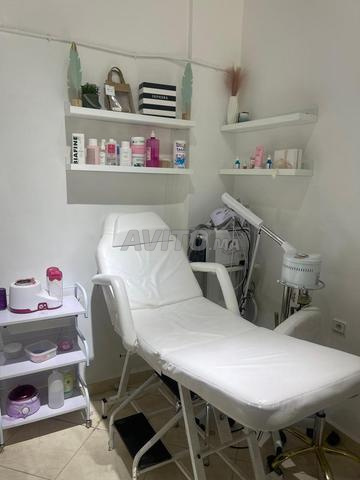 صالون للنساء للبيع