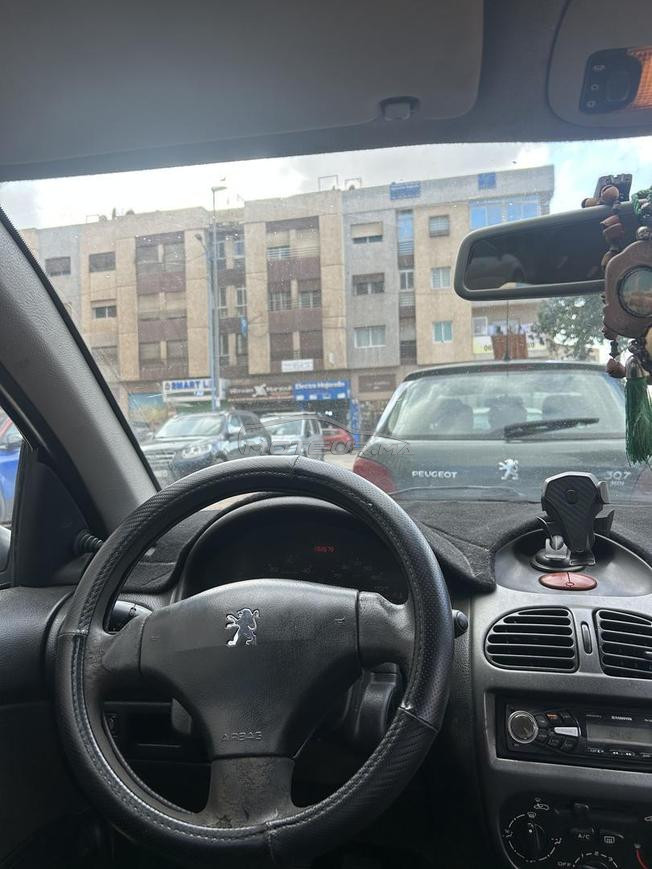 Peugeot 206 bon état 