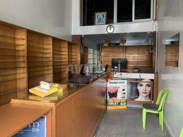 بيع أثاث وتجهيزات صيدلية - حالة جيدة