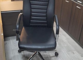 Bureaux de travail individuels et collectifs