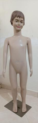 مانيكان للأطفال