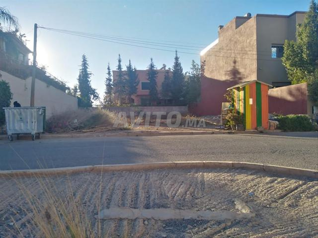 أرض فيلا 514m2 ثلاثة واجهات في زهور تاركة