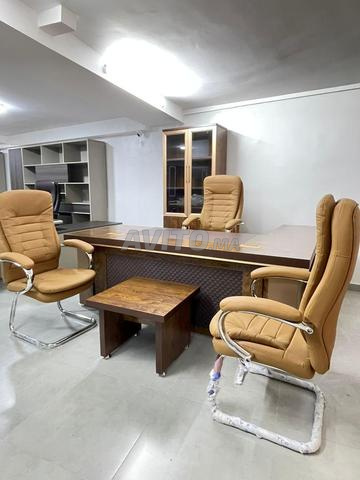 Bureaux importés alliant élégance mondiale et durabilité