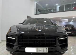 بورش كايين هايبرد أوتوماتيك 2025 في وجدة