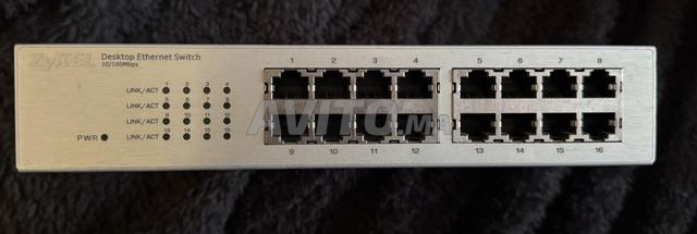 Switch réseau ethernet Zyxel 16 ports