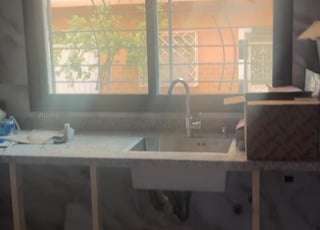 Appartements et commerces à vendre