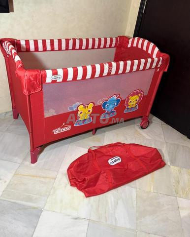 سرير متنقل للأطفال