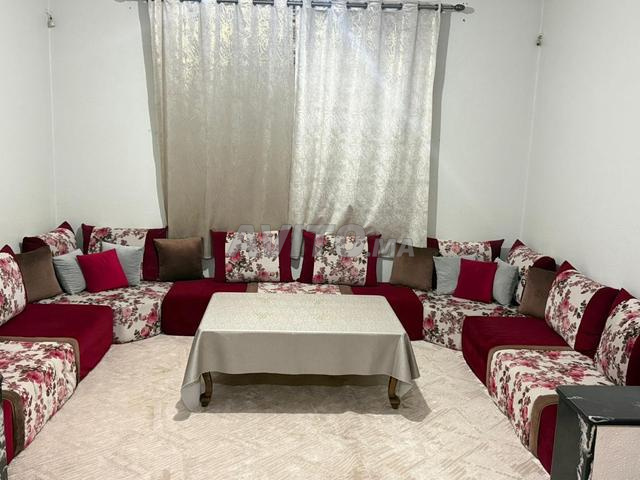 صالون للبيع