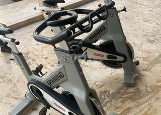 2 vélos spinning PR8