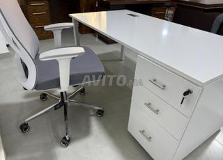 🪑 مكاتب إدارية عصرية