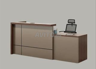 Bureau d'accueil importé pour espaces professionnels