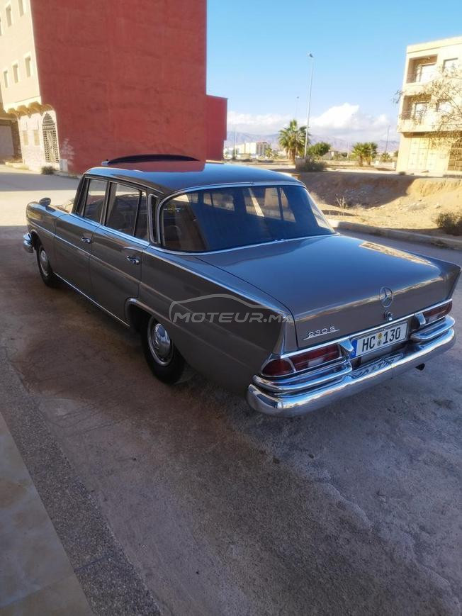 Mercedes 230S Collection 