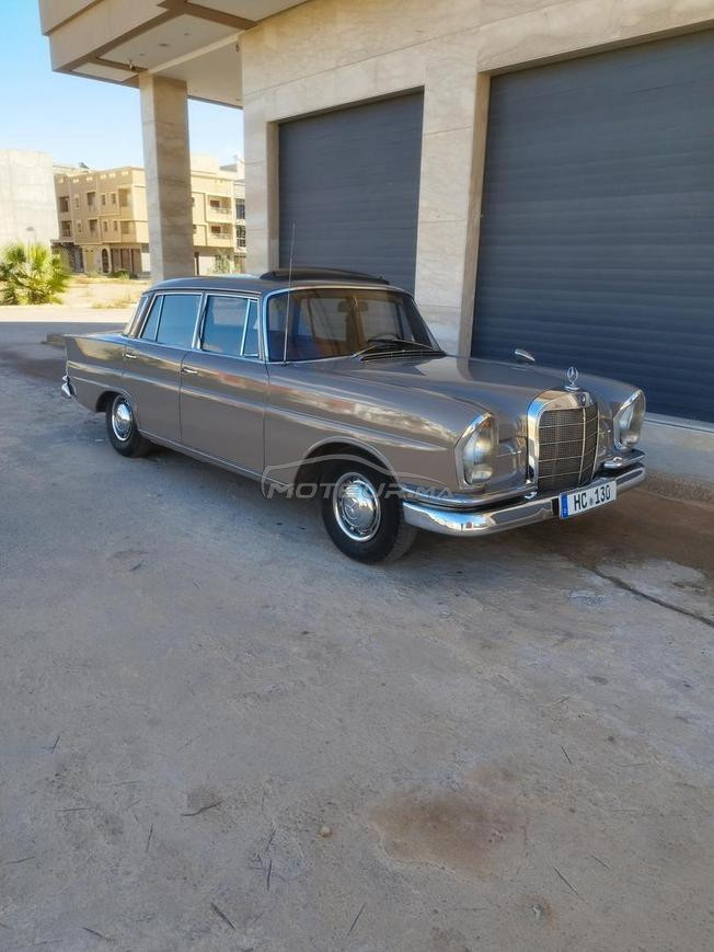 Mercedes 230S Collection 