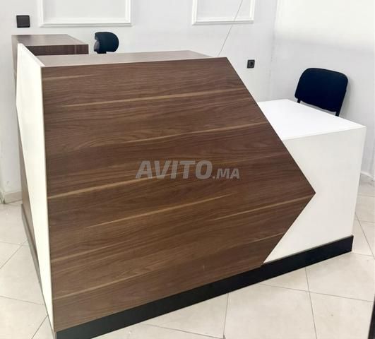 Bureau d'accueil / Comptoir professionnel