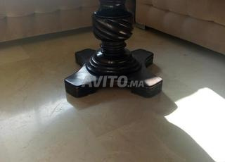 TABLE POUR SALON EN BOIS ROUGE