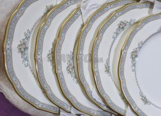 Ensemble de mariage Mikasa, 6 assiettes à salade avec bordure dorée