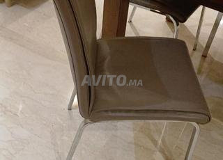 Table à manger avec chaises