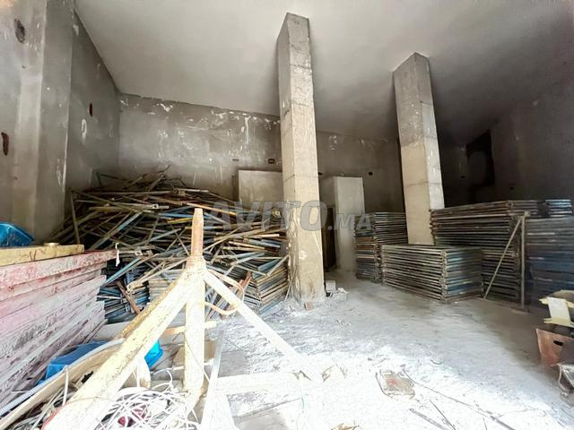 À louer local commercial en plein BV Palmier-104²