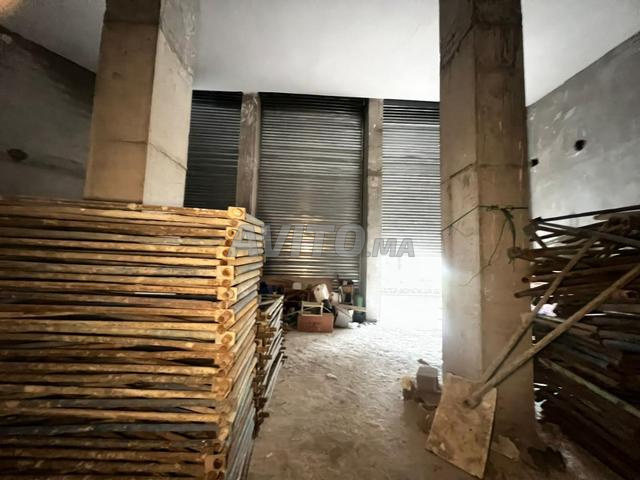 À louer local commercial en plein BV Palmier-104²