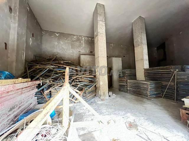 À louer local commercial en plein BV Palmier-104²