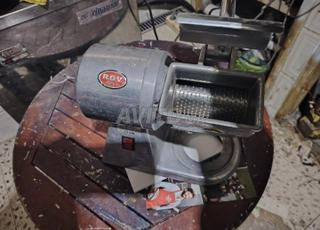 مبشرة جبن احترافية