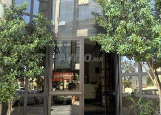 مكتب بمستوى عالٍ 117 متر مربع - موقع متميز - فاس المركز