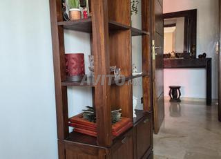 مكتبة خشب مصمت