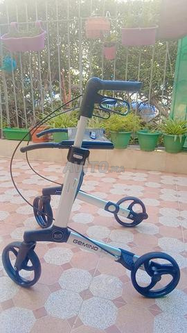 مشاية للكبار السن