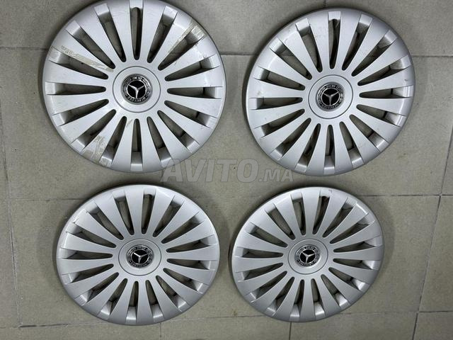 Lot 4 enjoliveurs Mercedes Benz Vito Tourer