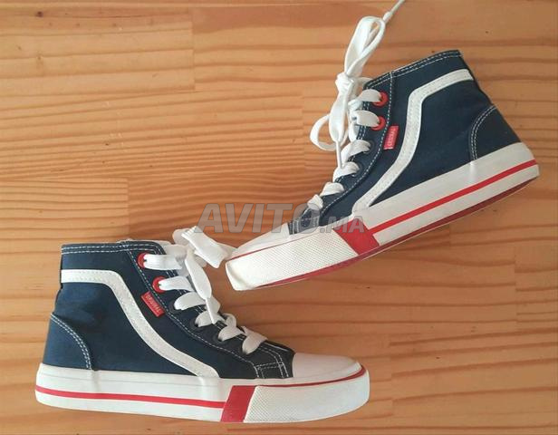 حذاء رياضي Alive تم ارتداؤه مرتين فقط مقاس 30