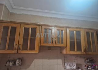 خزانة وأبواب مطبخ