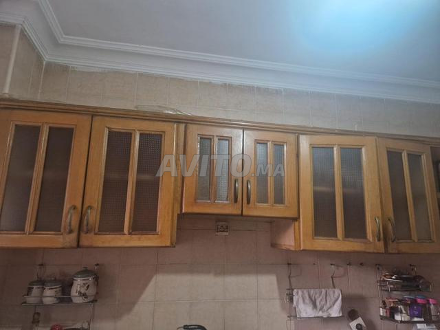 خزانة وأبواب مطبخ