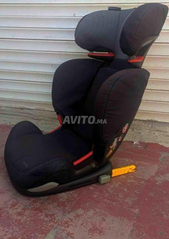 مقعد سيارة أيزوفيكس