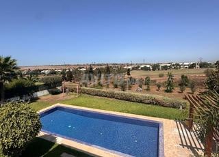 Magnifique villa front golf